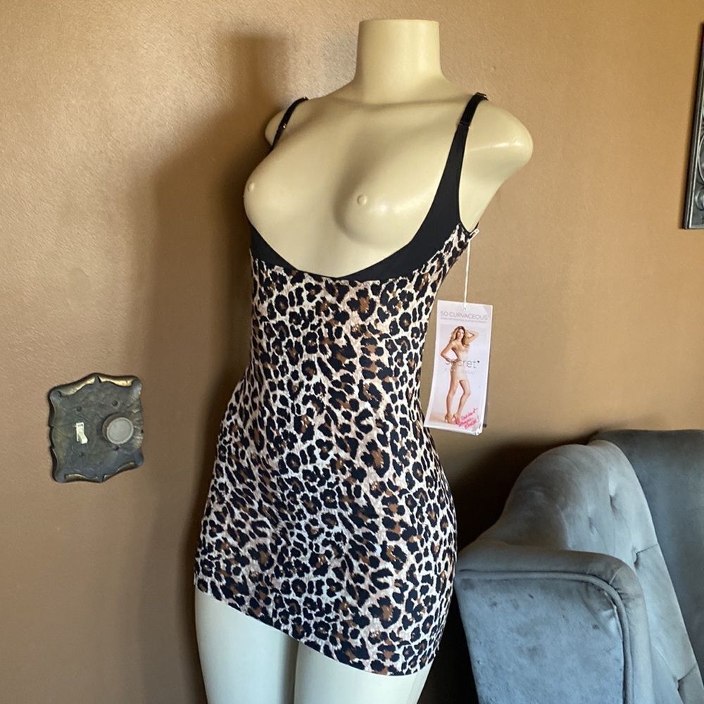 Victoria’s Secret Slimtastic SO CURVACEOUS RARE push up slip w/Panty XS